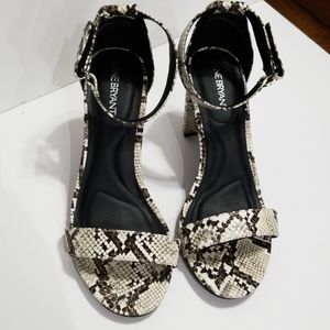 NWOT Lane Bryant faux snake skin chunk heels